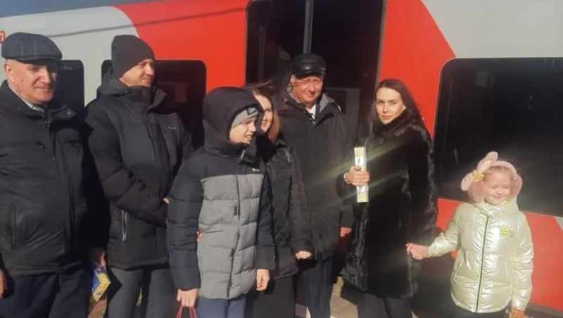 Пятигорский мальчик попробовал себя в роли машиниста благодаря «Ёлке желаний»