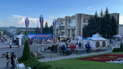 Взгляд в будущее, жара и песни о Родине: как отметили День России в Пятигорске 