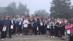 Юные жители Пятигорска получили первые паспорта на вершине Машука