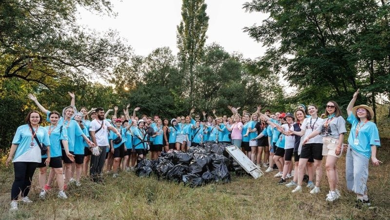 Участники форума «Машук» убрали мусор на реке Подкумок в Пятигорске
