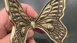 Бабочку на скульптуре «Отдыхающая» планируют снова заменить в Пятигорске