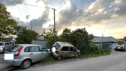 Автомобилистка без прав столкнулась с другим авто в Пятигорске