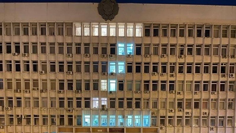 На здании пятигорской администрации загорелась буква «Z» в поддержку российской армии и президента