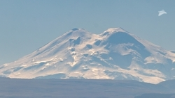 Эльбрус и «Орёл» опережают других в голосовании за дизайн банкноты в 500 рублей