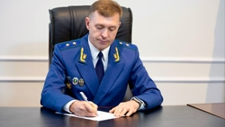 Бывший сотрудник правительства Ставрополья одобрял проекты гражданской жены