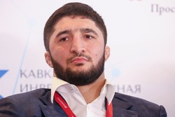 Олимпиец Садулаев на Кавказской инвествыставке признался, как занялся борьбой