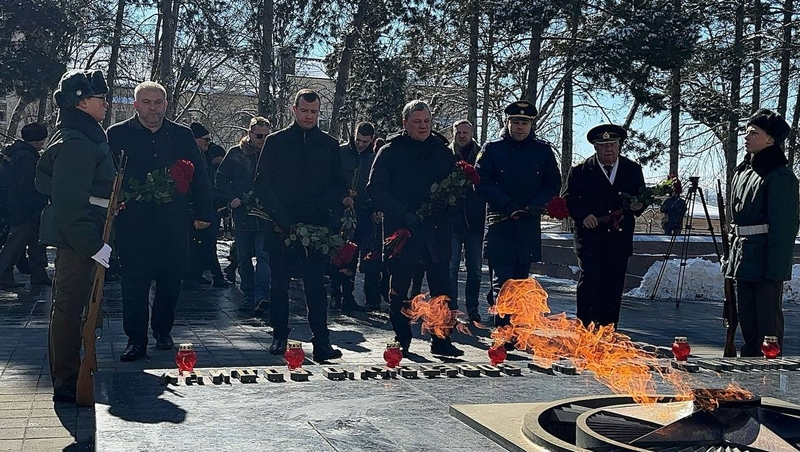 Цветы в память о павших защитниках Отечества возложили в Пятигорске