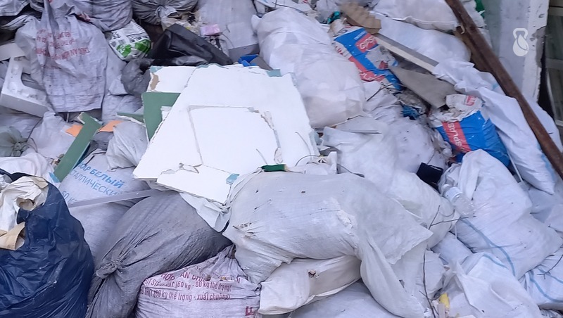 Жителям КМВ напомнили, почему нельзя выбрасывать строительные отходы в контейнеры для ТКО