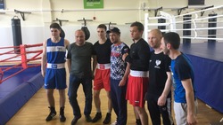 В Пятигорске звезды российского бокса провели мастер-класс для юных спортсменов 