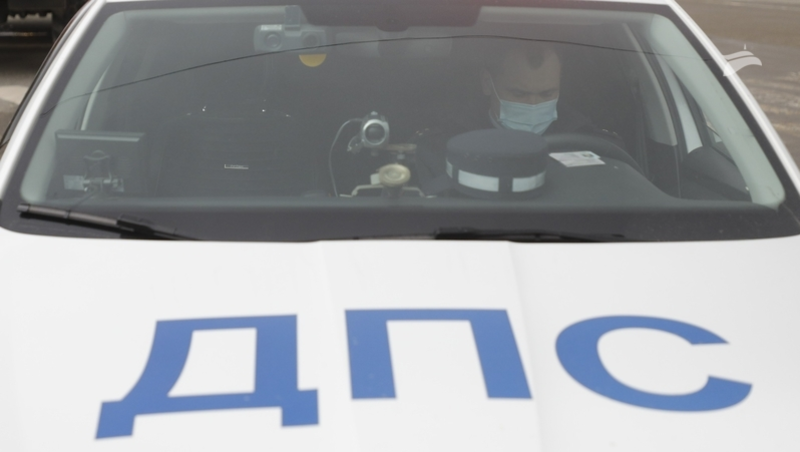 Пятигорские автоинспекторы помогли пенсионерке добраться до больницы