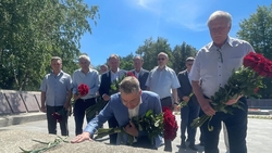 Губернатор Владимиров почтил память погибших военнослужащих-ставропольцев