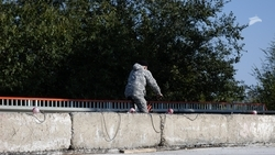 Переход через реку оборудовали в Пятигорске перед ремонтом моста на Калинина