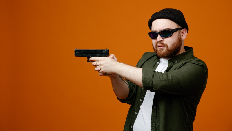 Хулиган с игрушечным пистолетом напугал посетителей кофейни в Пятигорске