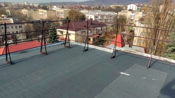 Капремонт кровель в двух многоквартирных домах завершён в Пятигорске