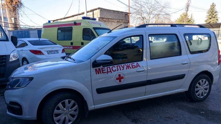 Ставропольская районная больница получила три санитарных автомобиля
