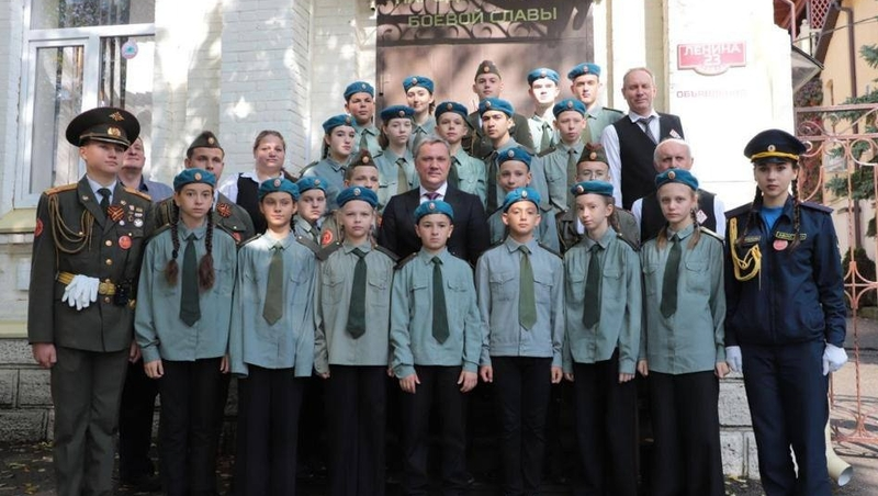 Экспонаты из зоны проведения СВО передал в музей Боевой Славы глава Пятигорска