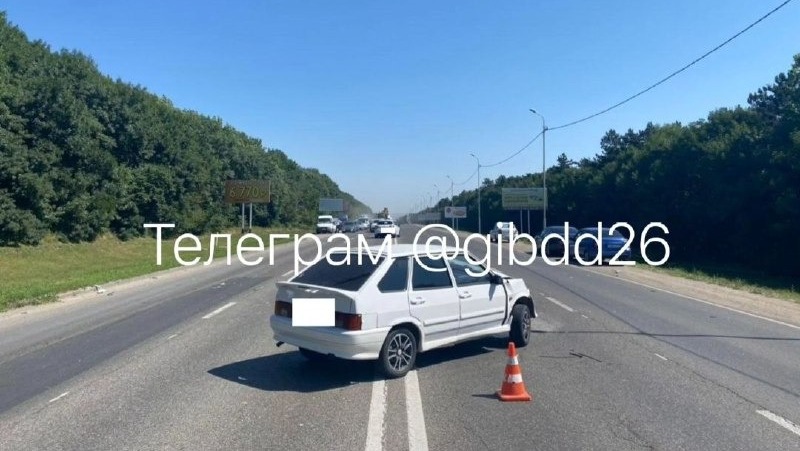 В Пятигорске в ДТП столкнулись 2 автомобиля