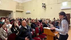 Родителям пятигорских школьников рассказали о кибермошенниках и ДТП с детьми