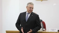 Губернатор Владимиров поздравил ставропольчанок с 8 Марта