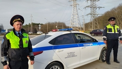 Сотрудники ГИБДД Пятигорска спасли женщину в предынсультном состоянии