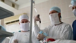 Нейрохирурги Пятигорска удалили женщине двухсантиметровую опухоль позвоночника