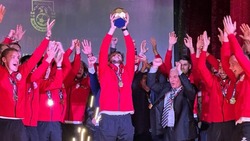 Футболистам и тренерам «Машук-КМВ» торжественно вручили золотые медали