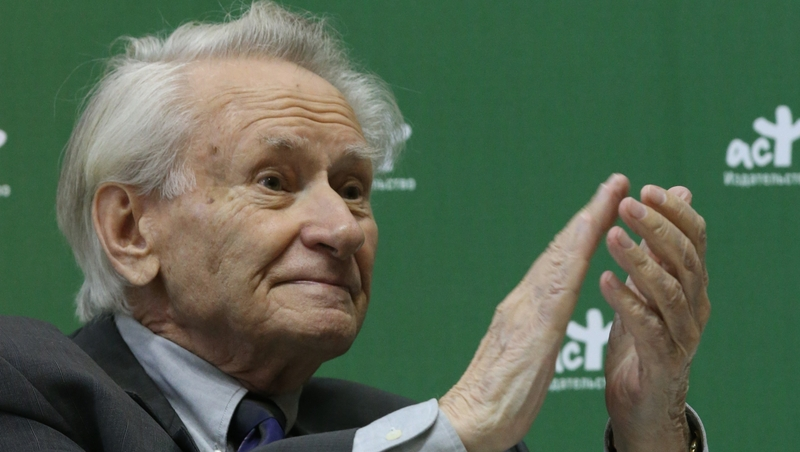 Глава Пятигорска поздравил с 95-летием почётного горожанина Генриха Боровика 