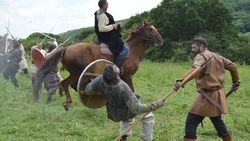 Исторический детектив с битвами на мечах снимают на КМВ