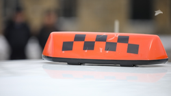 Пьяная пятигорчанка разбила лобовое стекло такси и попала под следствие