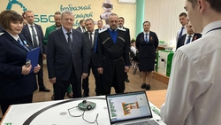 РОББО класс в Пятигорской школе посетил Юрий Чайка