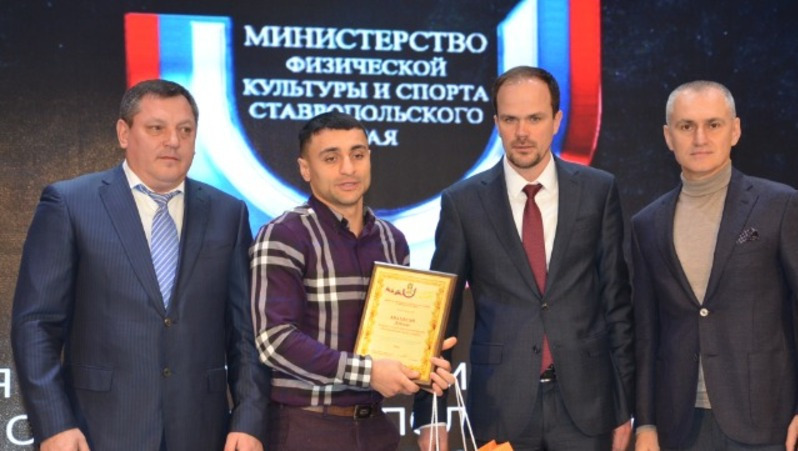 Пятигорский боксёр Давид Аванесян стал победителем регионального смотра-конкурса