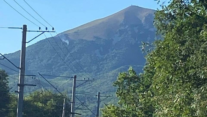 Сотрудники пожарной части выехали на сообщение о пожаре на Бештау