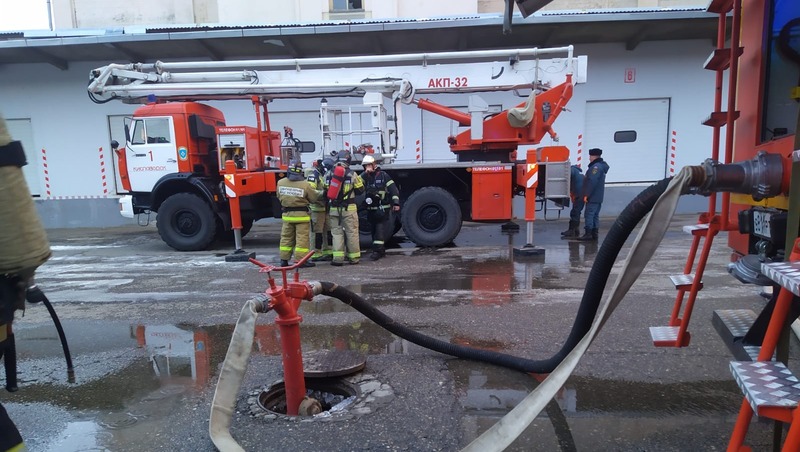 В Пятигорске ликвидировали пожар на комбинате по производству мороженого