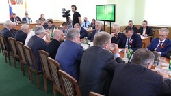 Депутаты краевой Думы впервые провели заседание в Пятигорске