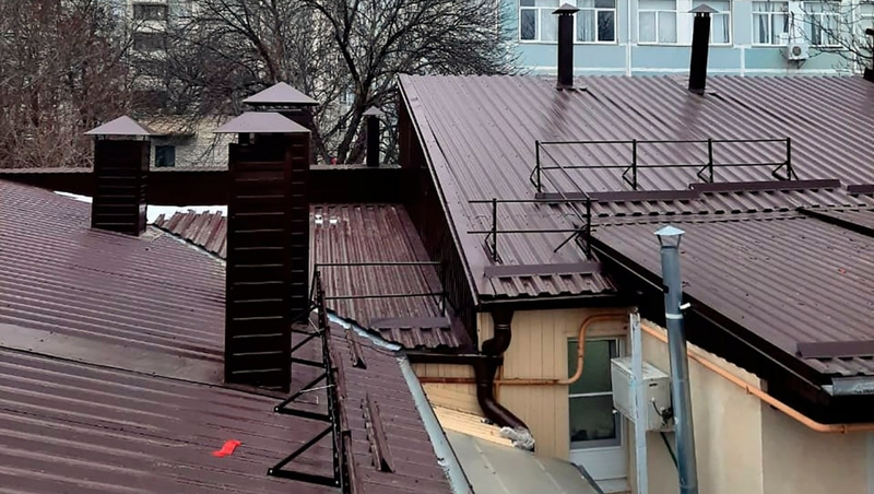 Капремонт крыши старинного дома закончили в Пятигорске