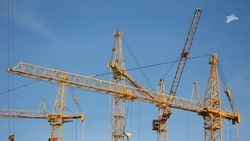 Два дома для переселенцев из аварийного жилья проверили в Пятигорске