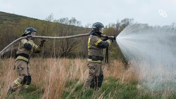 Пожарные устраняют два очага тления на Машуке в Пятигорске 19 августа 