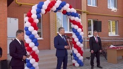 Губернатор Ставропольского края вручил ключи от новых квартир переселенцам в Пятигорске