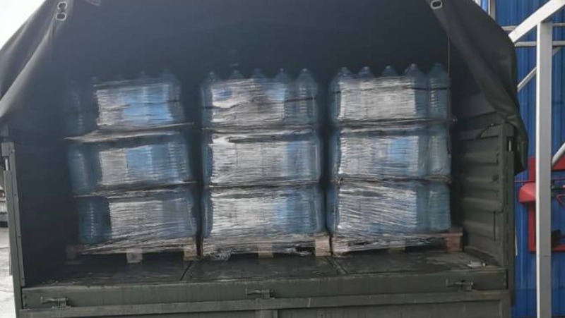 Около 40 тонн питьевой воды отправили в зону СВО из Пятигорска